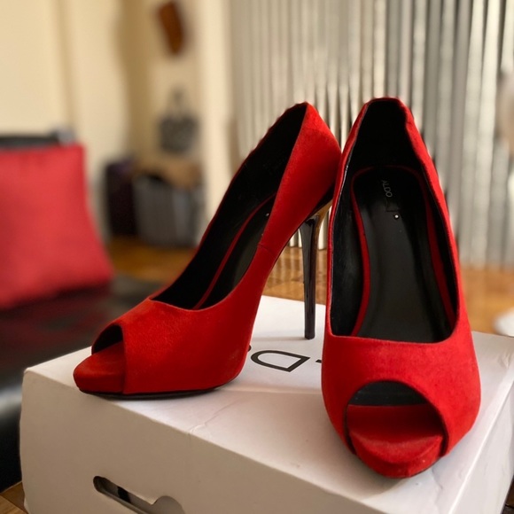 ALDO Red Tarolli  Peep Toe Heels 👠.
Red suede material
Only worn once. - Picture 5 of 5